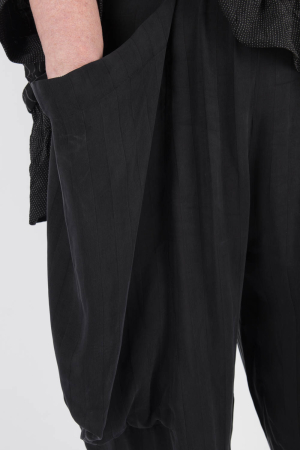 mi240338 - MiiN Trousers @ Walkers.Style buy women's clothes online or at our Norwich shop.
